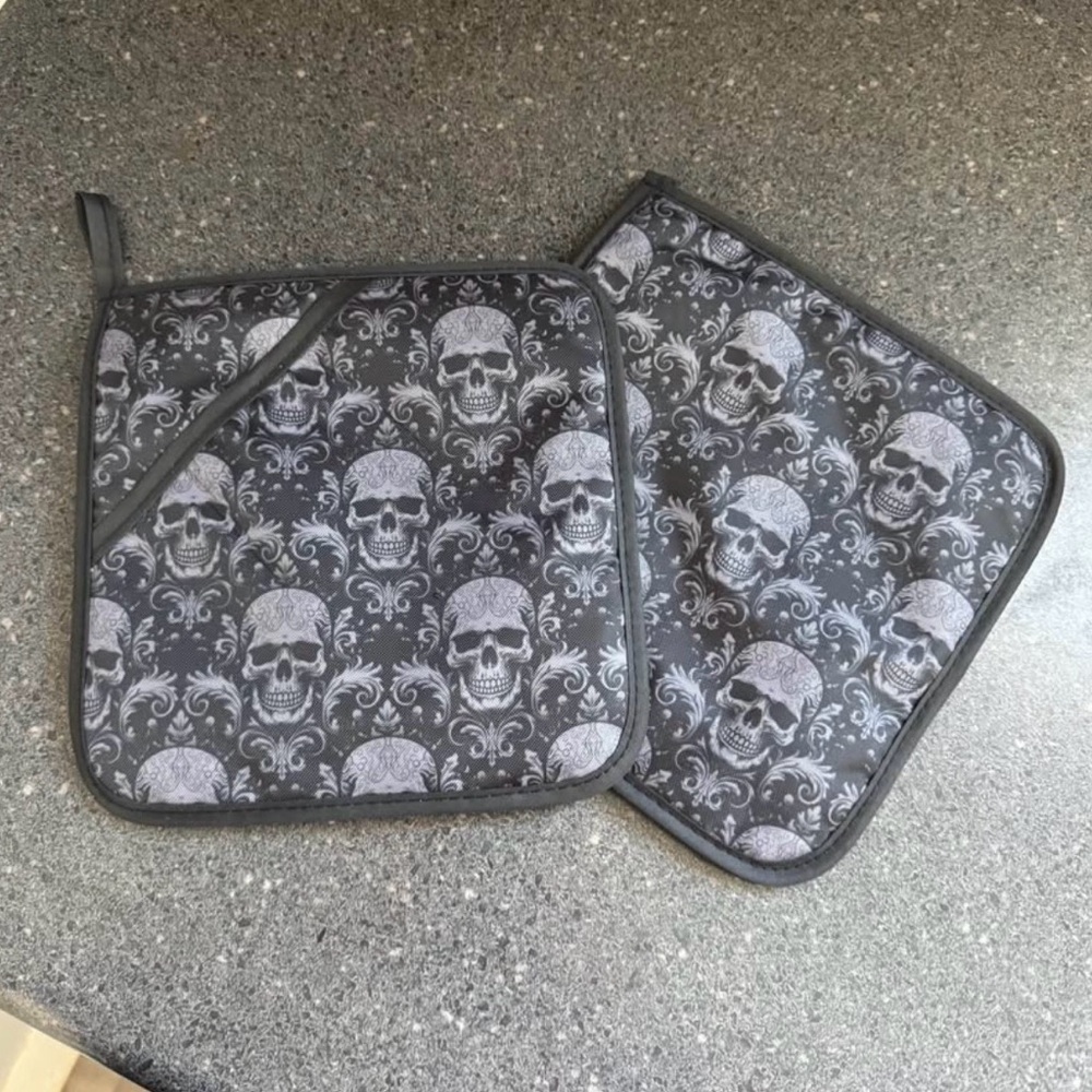 Skull Pattern Pot Holders